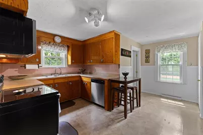 28 Spring St, Webster, MA 01570 - Photo 10