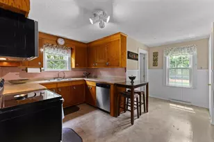 28 Spring St, Webster, MA 01570 - Photo 10
