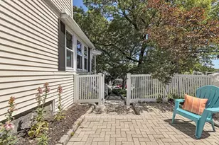 112 Perham St, Boston, MA 02132 - Photo 32