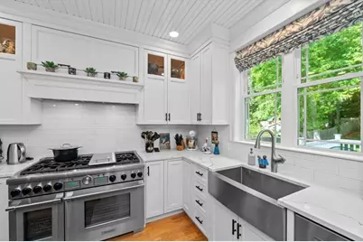 456 Chestnut St, Needham, MA 02492 - Photo 8