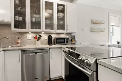 108 E Brookline St #3, Boston, MA 02118 - Photo 8