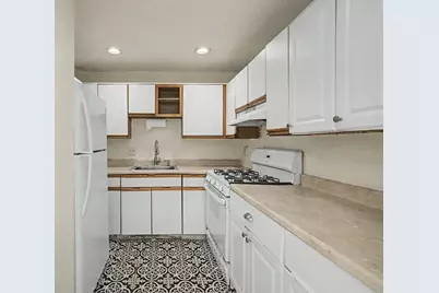 351 Pawtucket Blvd #7, Lowell, MA 01854 - Photo 12