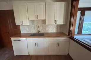 5008 Washington St, Boston, MA 02132 - Photo 10