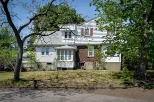 23 River Park St, Needham, MA 02494 - Photo 4