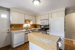 14 Amherst St, Grafton, MA 01536 - Photo 10