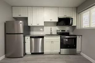 565 Hyde Park Ave, Boston, MA 02131 - Photo 8