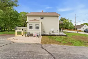 235 Union St, Northbridge, MA 01588 - Photo 32