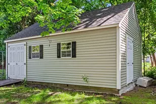 261 School St, Groveland, MA 01834 - Photo 34
