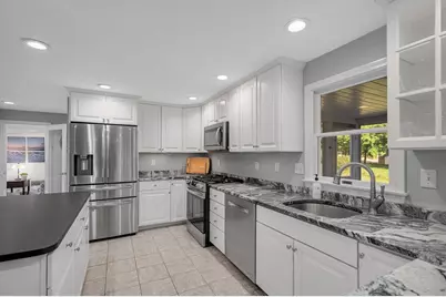 84 Robin Hill Rd, Chelmsford, MA 01824 - Photo 8
