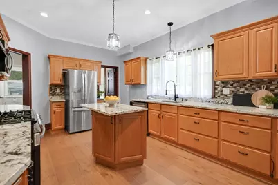 288 Saint James Ave, Springfield, MA 01109 - Photo 14