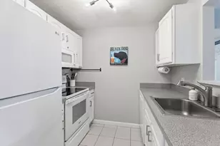 206 Carriage Ln, Taunton, MA 02780 - Photo 6
