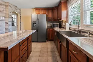 14 Orton St, Worcester, MA 01604 - Photo 8
