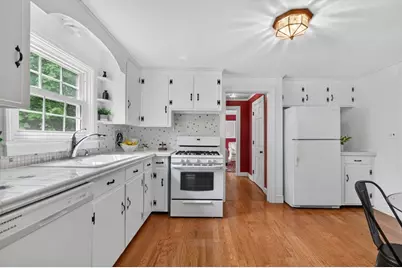 9 Stratford Rd, Andover, MA 01810 - Photo 8