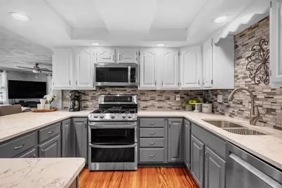 15 Hartshorne Rd, Wakefield, MA 01880 - Photo 8