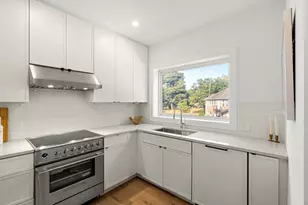 14 Elm St, Newton, MA 02465 - Photo 8