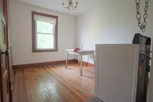 8 Vermont St, Springfield, MA 01108 - Photo 34