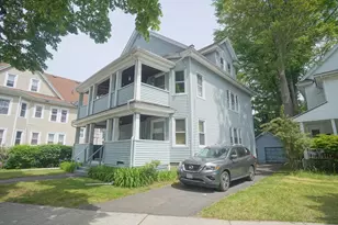 8 Vermont St, Springfield, MA 01108 - Photo 2