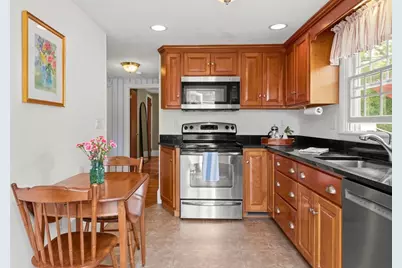 18 Knowlton Street, Hamilton, MA 01982 - Photo 10
