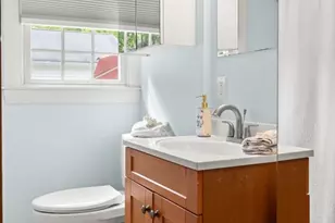 18 Knowlton St, Hamilton, MA 01982 - Photo 16