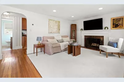 18 Knowlton Street, Hamilton, MA 01982 - Photo 4