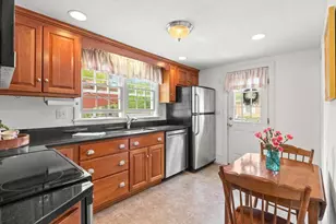 18 Knowlton St, Hamilton, MA 01982 - Photo 8