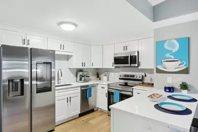 115 W 7th St #3, Boston, MA 02127 - Photo 1