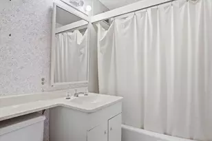 180 Beacon St, Boston, MA 02116 - Photo 14