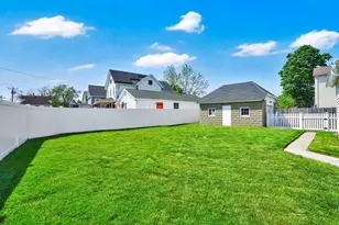 7 Maple St, Ludlow, MA 01056 - Photo 34