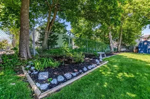 113 Oakdale Ave, Dedham, MA 02026 - Photo 36