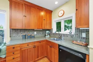 35 Columbia Rd, Medford, MA 02155 - Photo 12