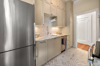 554 E 4th St #1B, Boston, MA 02127 - Photo 16