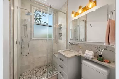 554 E 4th St #1B, Boston, MA 02127 - Photo 10