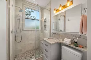 554 E 4th St, Boston, MA 02127 - Photo 10
