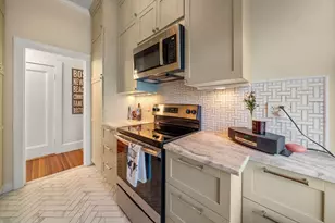 554 E 4th St, Boston, MA 02127 - Photo 16