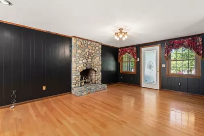 2035 Parker St, Springfield, MA 01128 - Photo 10