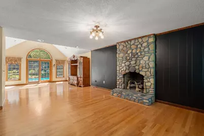 2035 Parker St, Springfield, MA 01128 - Photo 8