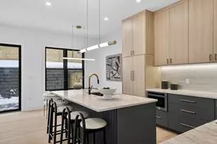82-84 East Side Pkwy, Newton, MA 02458 - Photo 10