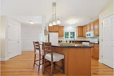 8 Maple Street, Southborough, MA 01745 - Photo 14