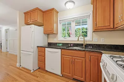 8 Maple Street, Southborough, MA 01745 - Photo 10