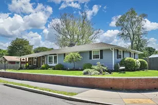 4 Andover Rd, Beverly, MA 01915 - Photo 2