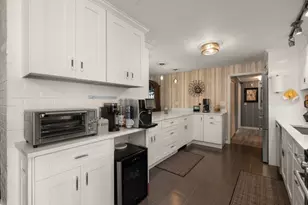4 Andover Rd, Beverly, MA 01915 - Photo 10