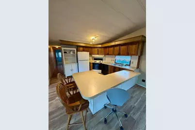 9 John's Dr, Westfield, MA 01085 - Photo 8
