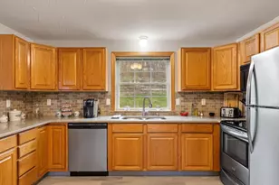 8 Biscuit Hill Dr, Leominster, MA 01453 - Photo 12