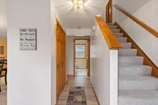 8 Biscuit Hill Dr, Leominster, MA 01453 - Photo 4