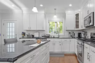12 Cedar St, Waltham, MA 02453 - Photo 4