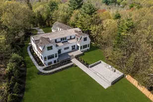 10 Hitching Post Ln, Weston, MA 02493 - Photo 2