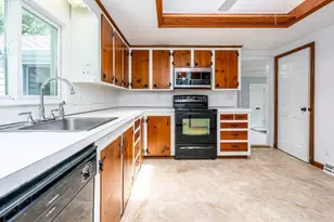 8 Paine, Yarmouth, MA 02664 - Photo 10