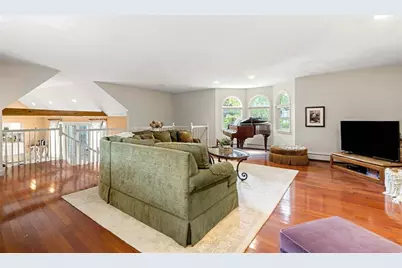 81 Lowell Blvd, Methuen, MA 01844 - Photo 18