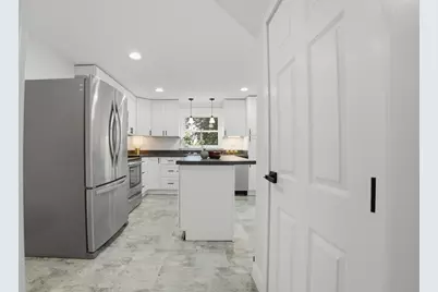 2080 County Street, Somerset, MA 02726 - Photo 6