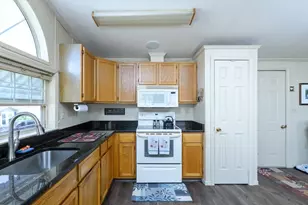 47 Washington St, Auburn, MA 01501 - Photo 4